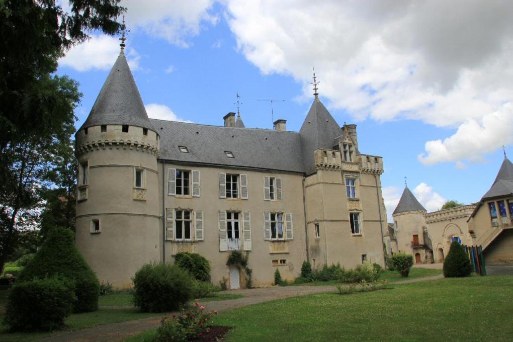 Le Petit Pays Apartment Montgivray Exterior photo
